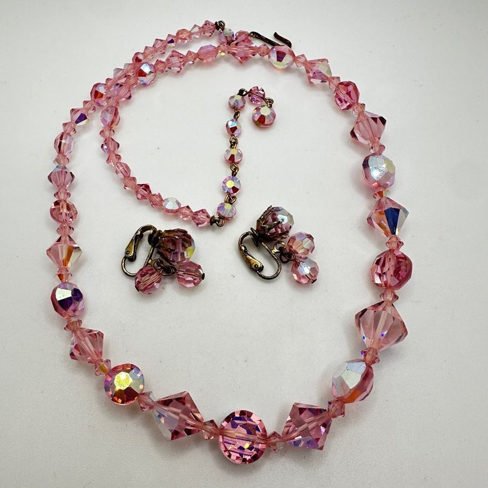 Vintage Aurora Borealis Pink, graduated crystal necklace/‎ clip on earring set!